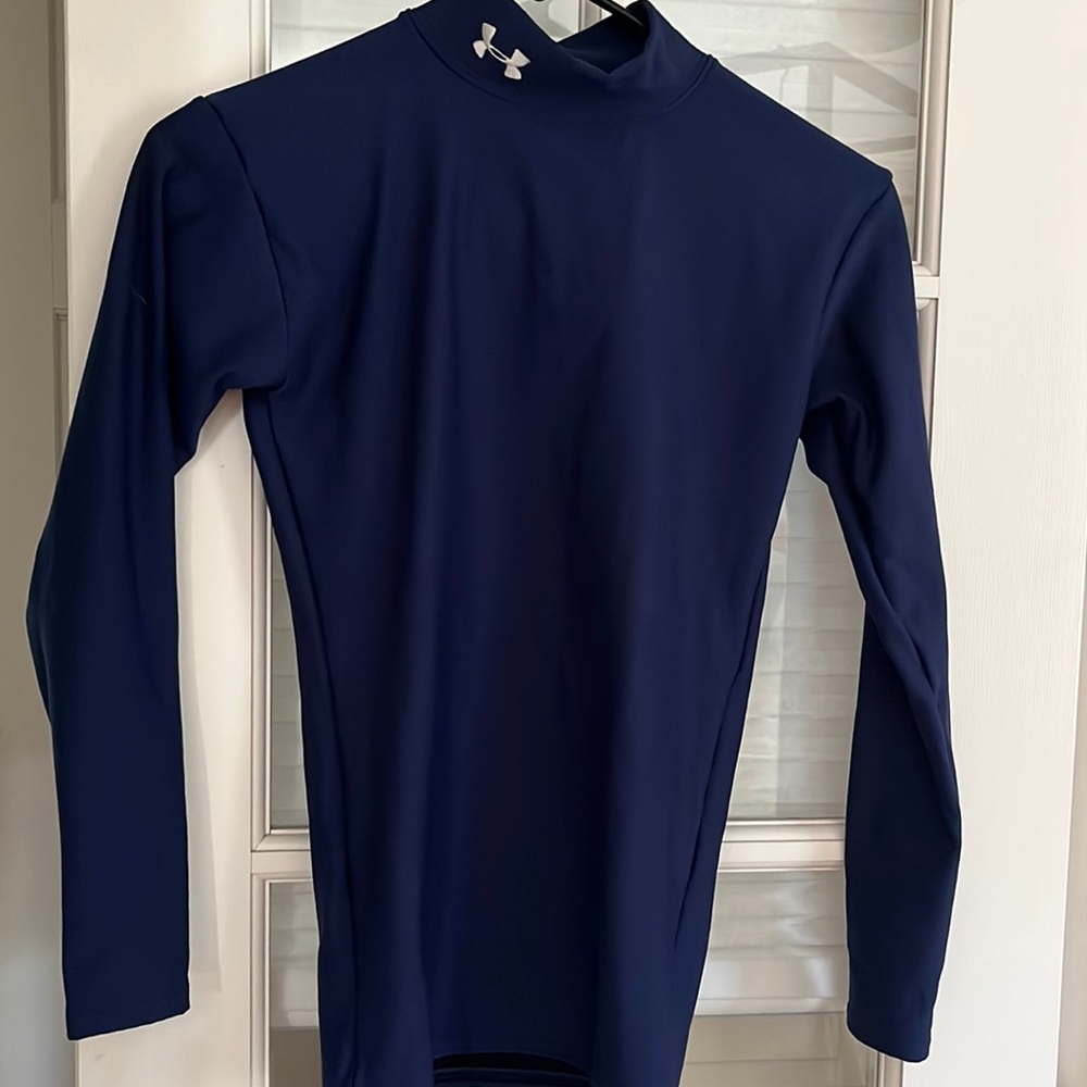 Insulated long sleeved navy top
